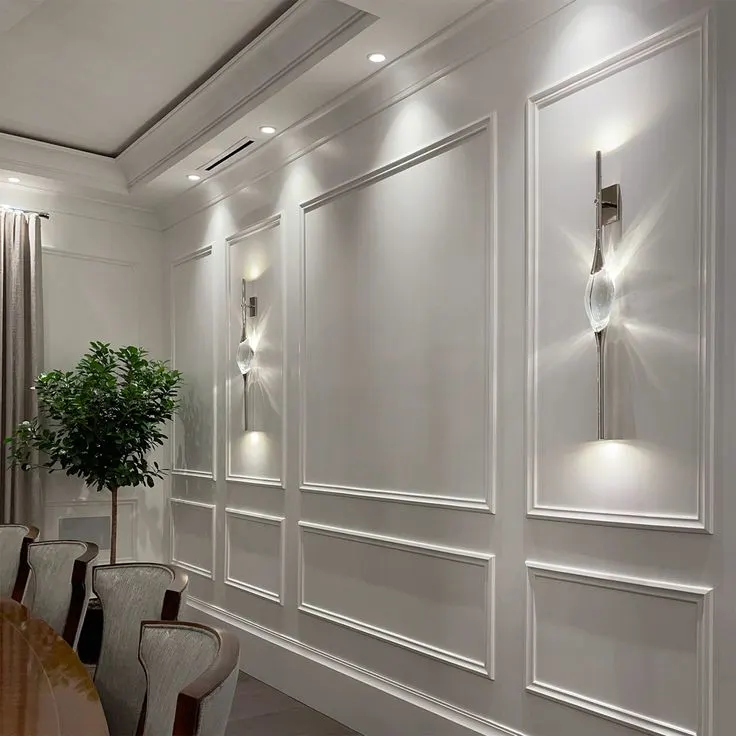 Central Wall Moldings